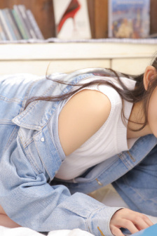 诱人的年轻女教师hd高清